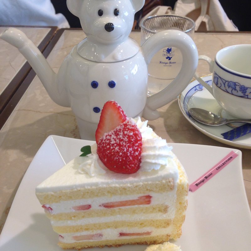 ケーキセット(ケーニヒスクローネ 阪急六甲店)