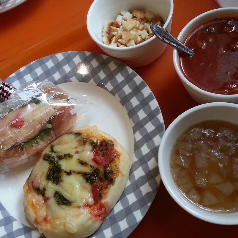 170円までのパン＋スープバー(ぐーちょきぱんじゃ)