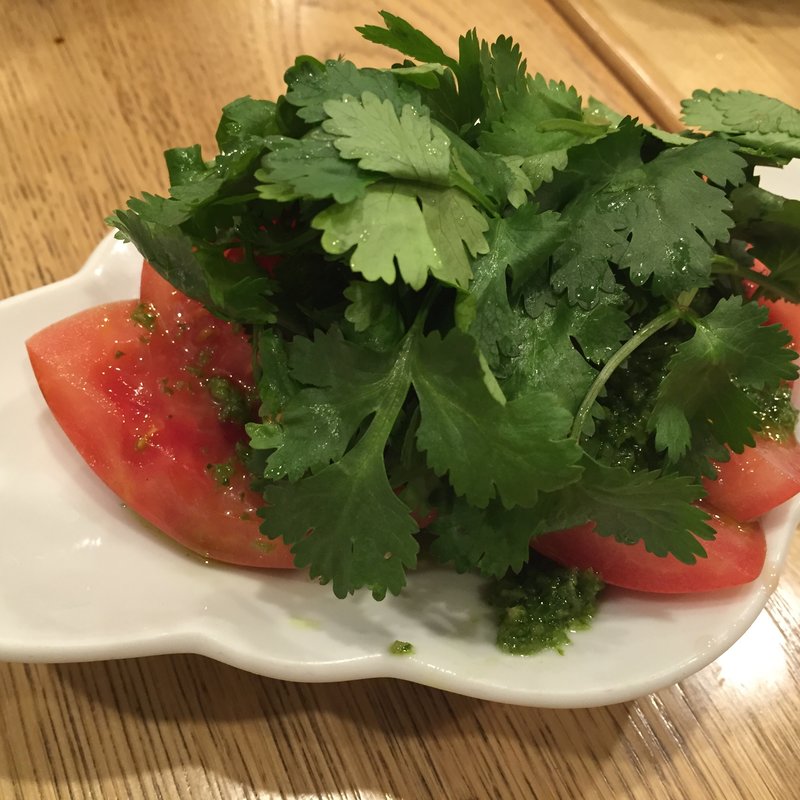 パクチー香菜トマト(万豚記 池尻大橋店)