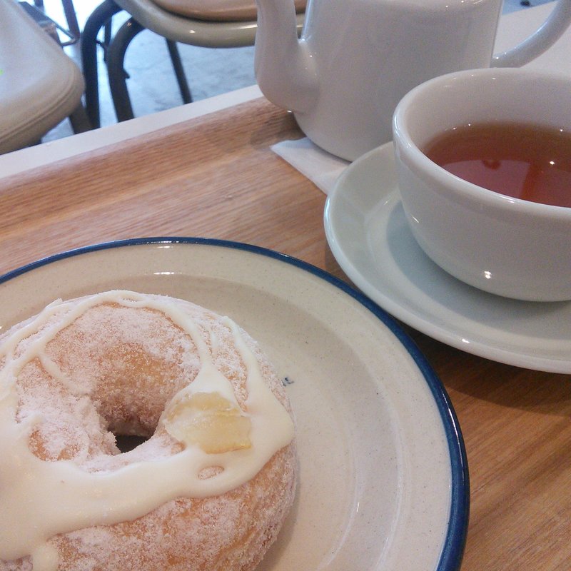 レモンとクリームチーズのドーナツ 紅茶セット(ミサキドーナツ 鎌倉店)