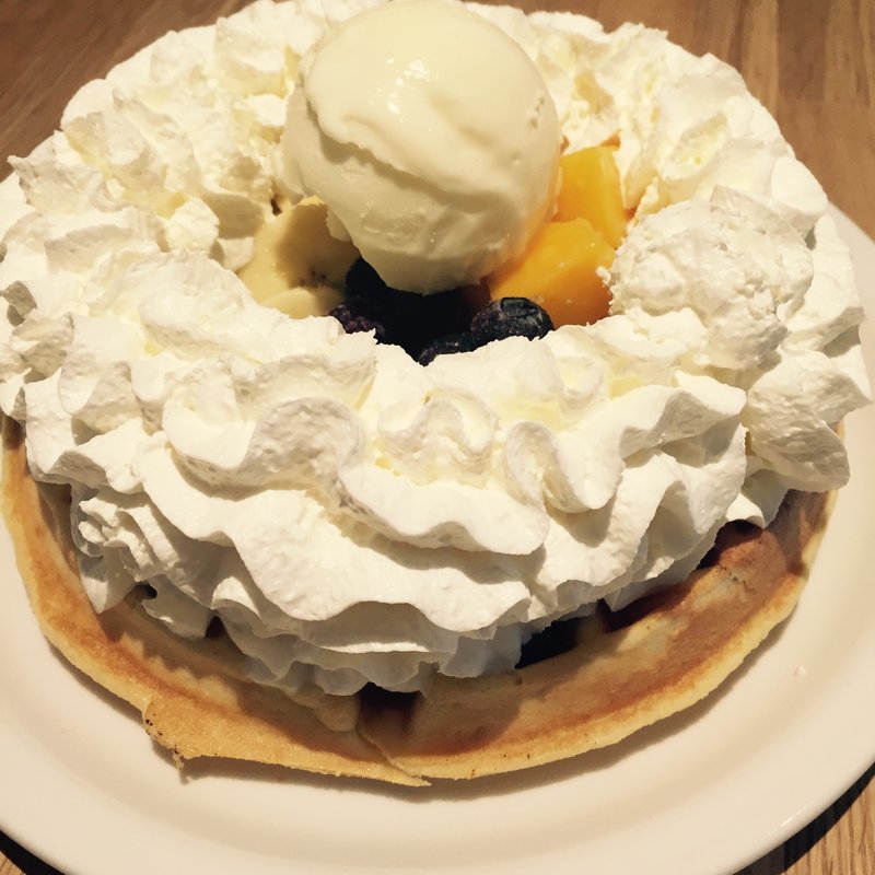 ベアーズスペシャルワッフル  トッピングにバニラアイス(ベアーズコーヒー)