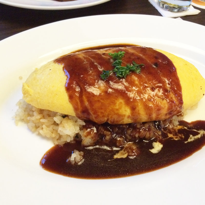 海老と大葉のオムライス　デミグラスソース(渋谷シティラウンジ)