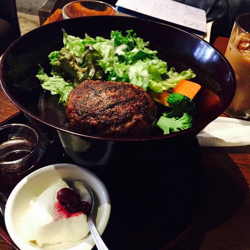 馬肉ハンバーグの炭火グリル(仕事馬)