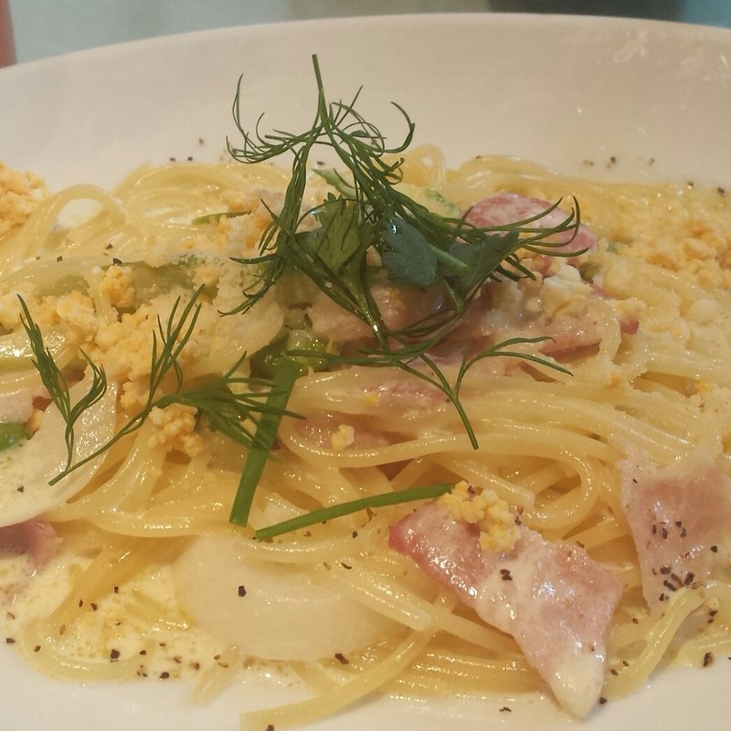 ベーコンとパルミジャーノチーズのカルボナーラ(TO THE HERBS アトレ目黒)