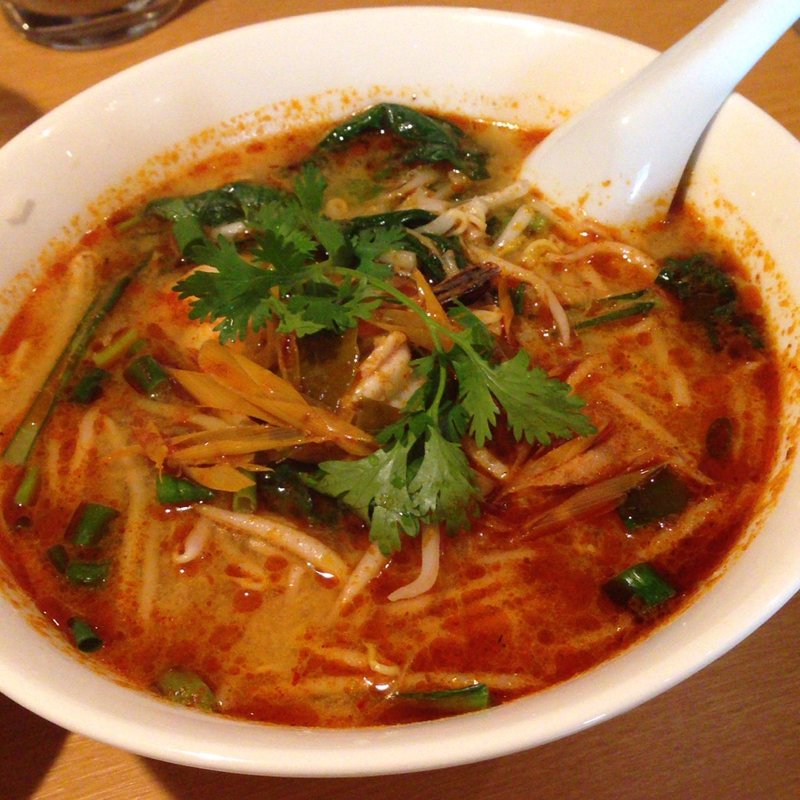 トムヤムラーメン(バンコク、晴れ模様)