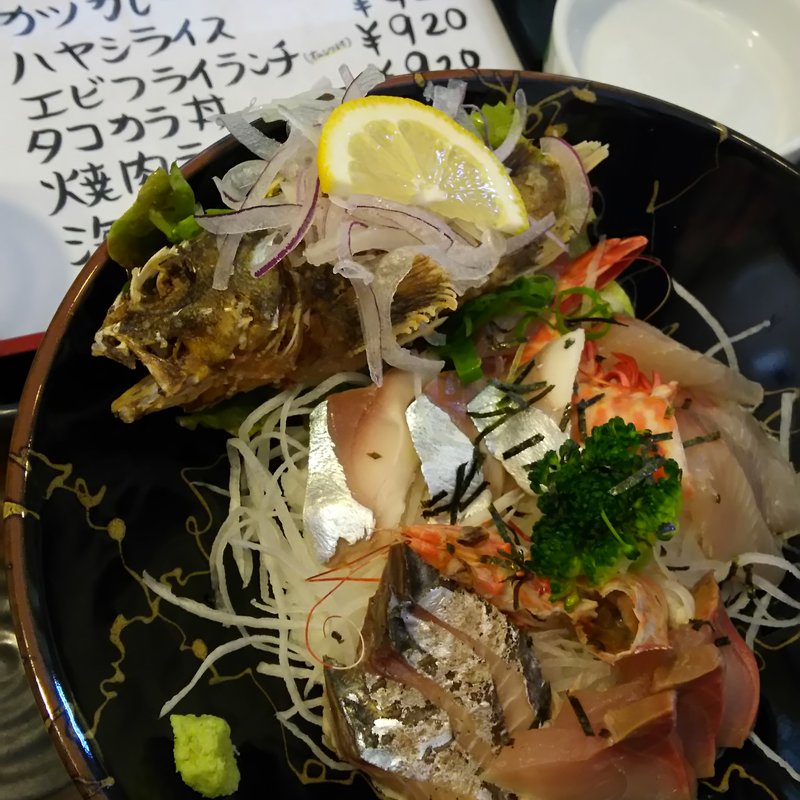 海鮮丼（みそ汁付）(しらさぎの宿 丸福)