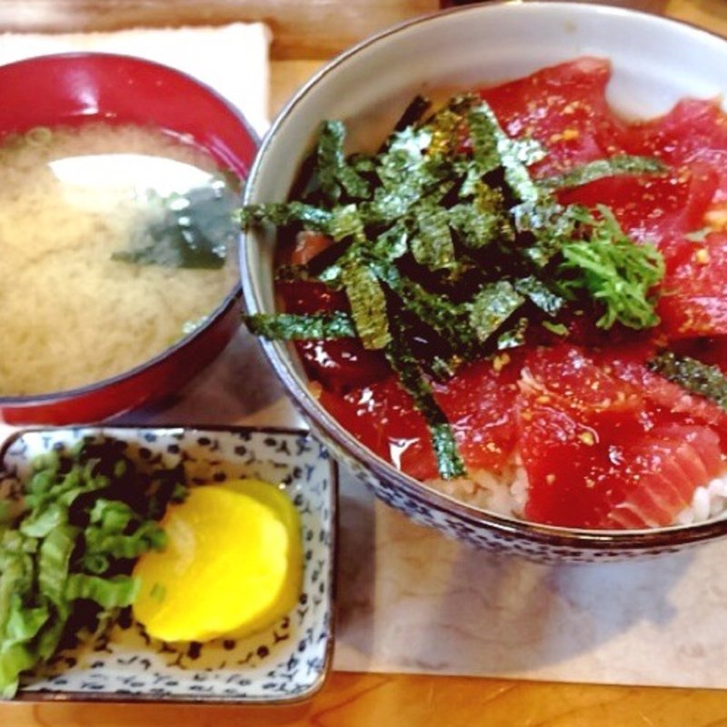 マグロ丼(めはり寿司 二代目)