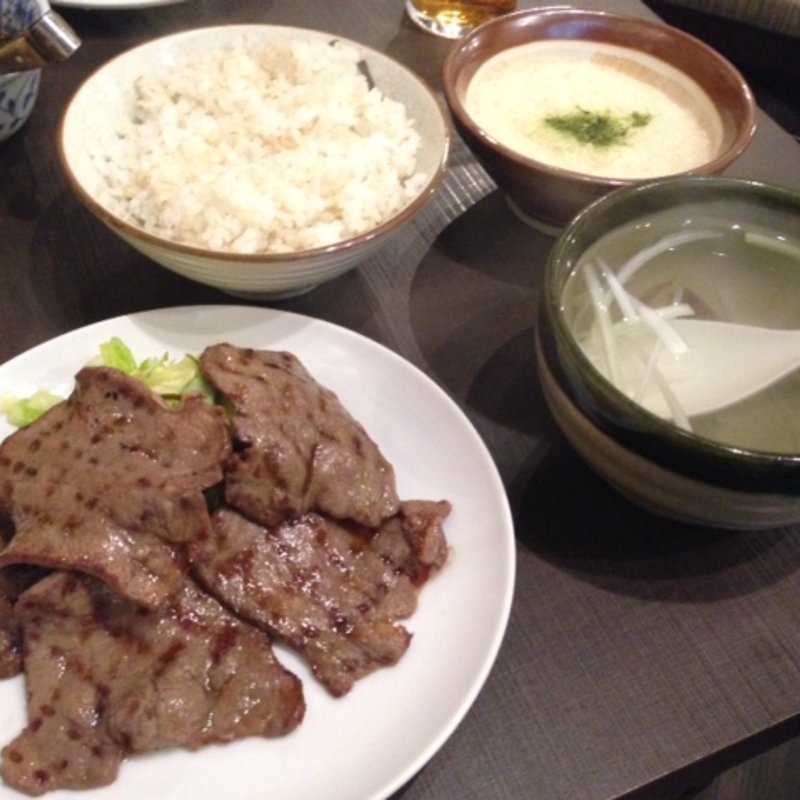 牛タン焼とろろ付き定食(たん 助六 )