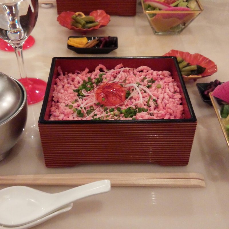 大人気！牛トロ重(GINZA KOSO)