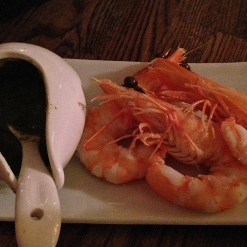 天使のえびのボイルパクチーソース(Cafe BOHEMIA)