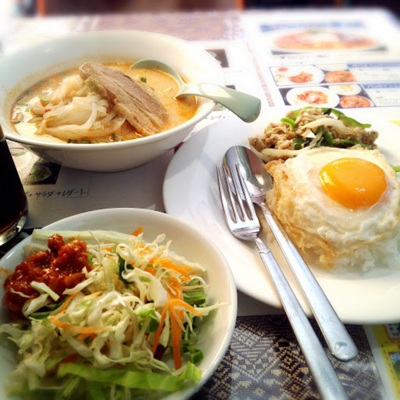 ガパオトムヤムクンランチ(バーンソングタイ)