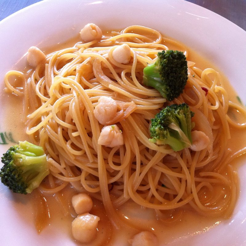 ホタテとブロッコリーの辛子マヨネーズ(マカロニ市場 藤沢店)