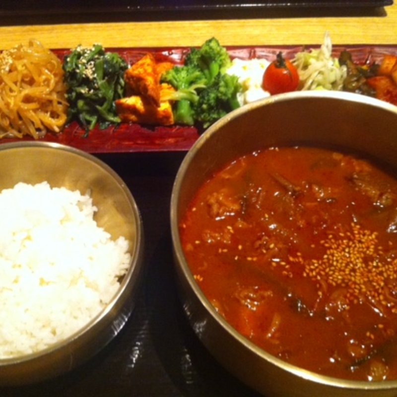 ユッケジャン定食(水刺間 （スラッカン）)