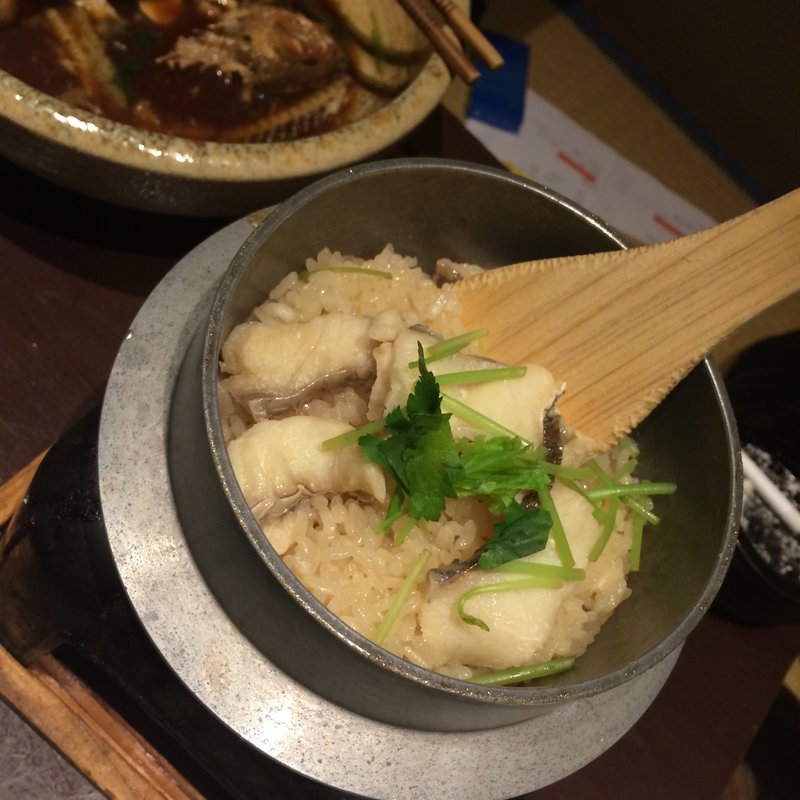 炊き立て天然真鯛の釜めし　小(寅八商店)