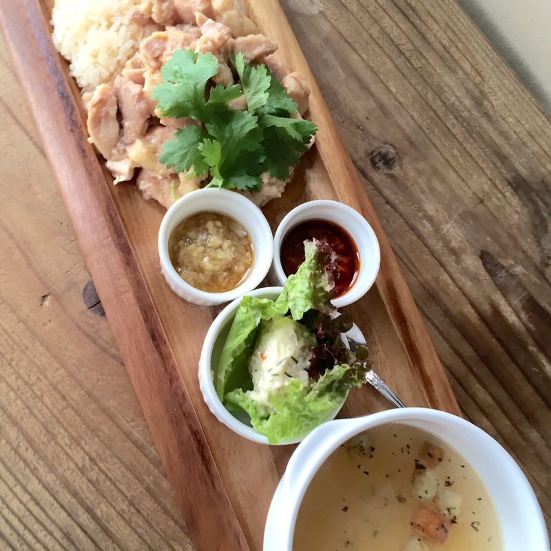 ジャスミン香り米とジューシー蒸し鶏(and people jinnan)