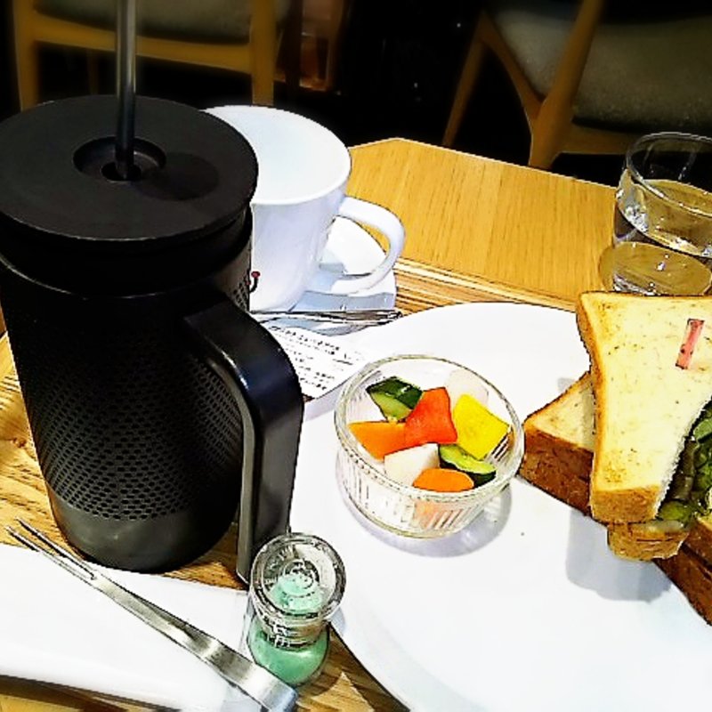 アボカドシュリンプのタラモサンド(カフェ レクセル ＣＩＡＬ桜木町店)