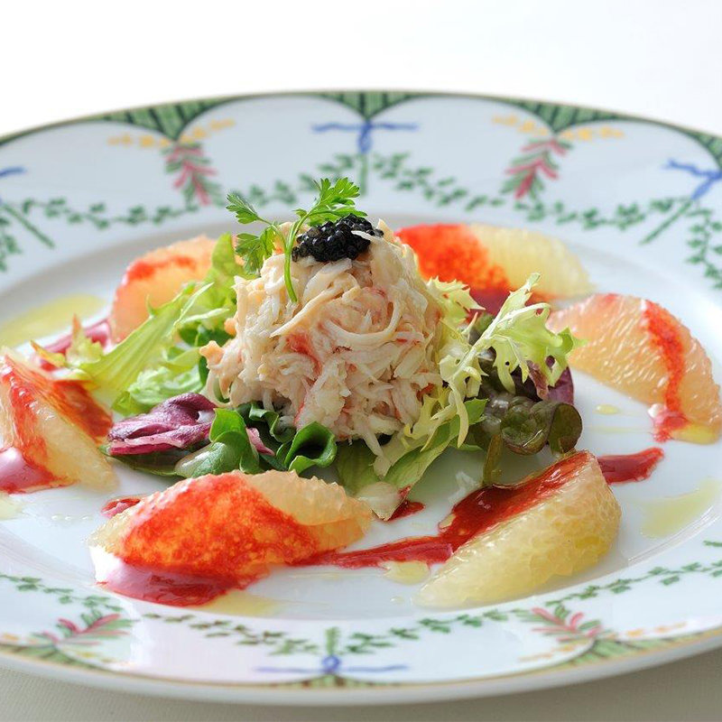 ほぐしカニ　グレープフルーツとともに(青山エリュシオンハウス)