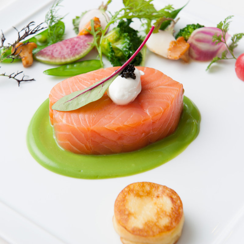 サーモンのカルパッチョ(レストラン タテルヨシノ 芝)