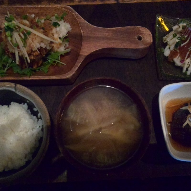 鯖竜田揚げ定食ランチ(がらがら)