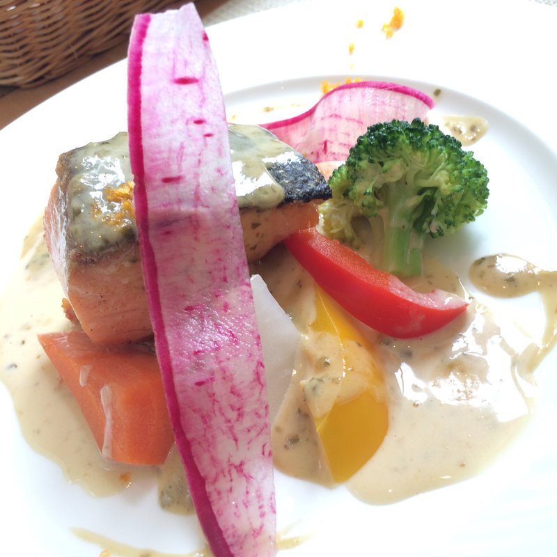 鮭のムニエル(レグリーズ・鎌倉)