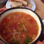 鶏団子のトマトスープ(パンビュッフェ&肉イタリアン 茶屋町 ファクトリーカフェ)