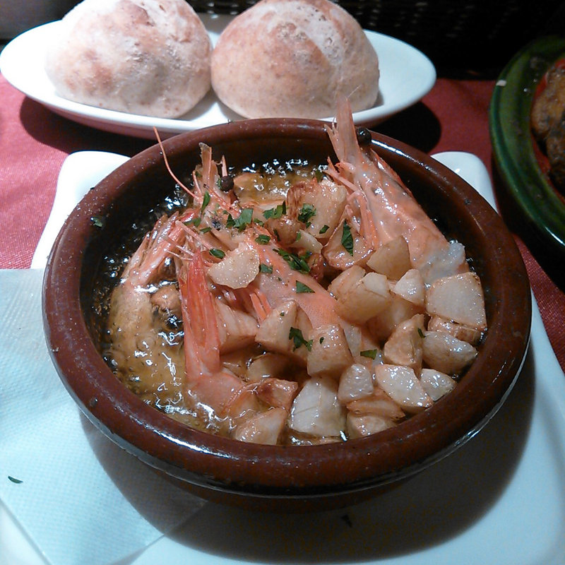 天使の海老のアヒージョ(バル恵比寿)
