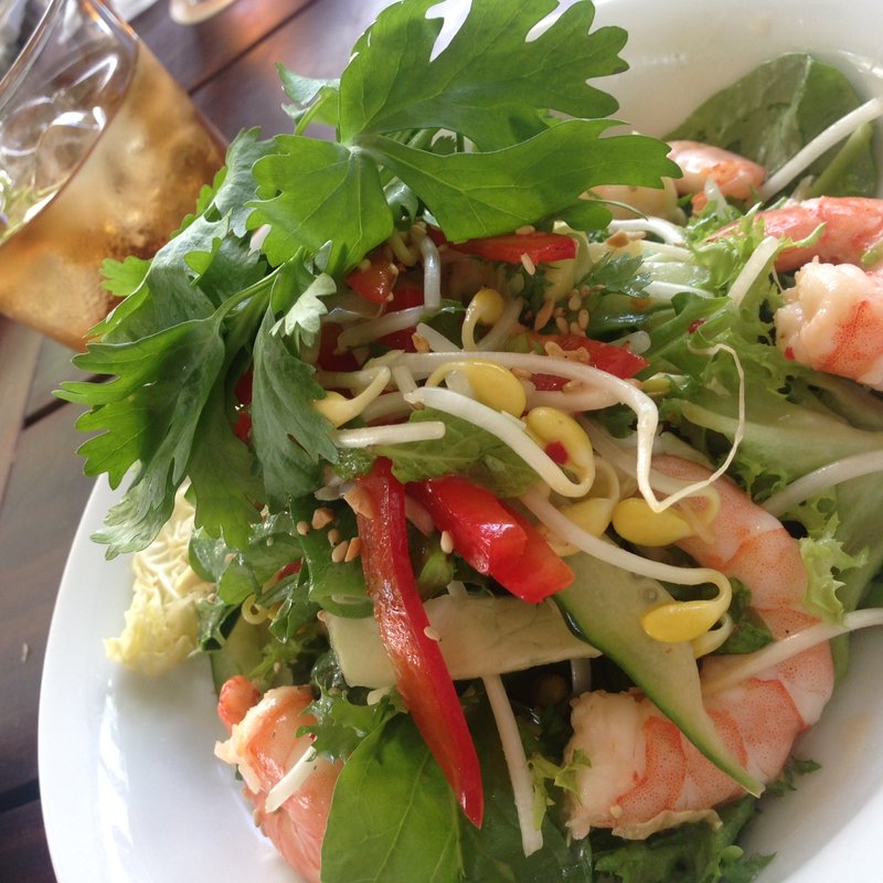 シュリンプのタイ風クランチーサラダ　チリライムドレッシング(IVY PLACE)