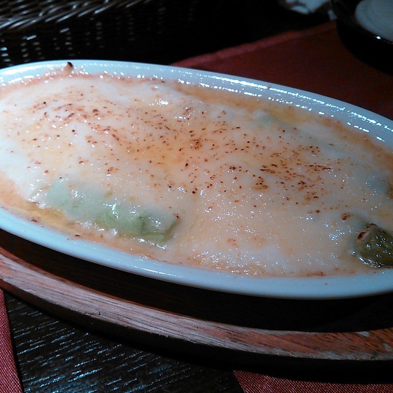 アスパラのグリエールチーズ焼き(Baru 恵比寿)