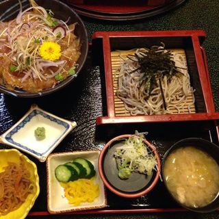 海鮮丼定食(季節料理　勘平衛)