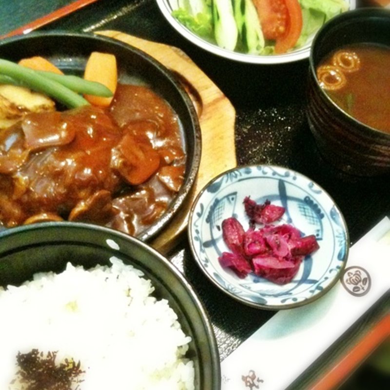 ハンバーグ定食(洋食屋　牛銀)