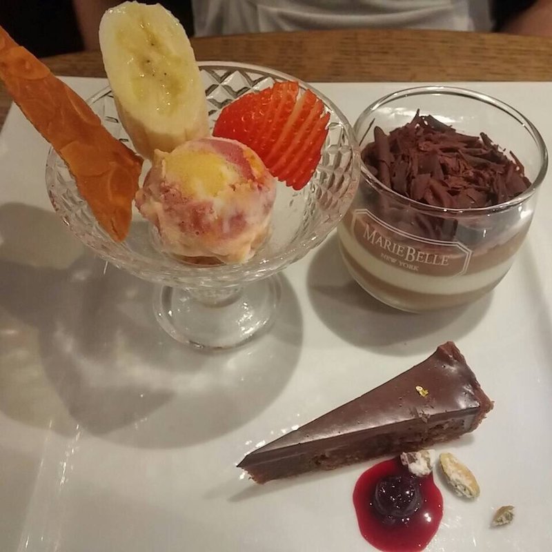 ヴェリーヌプレート トリコロールショコラ(マリベル 京都本店)