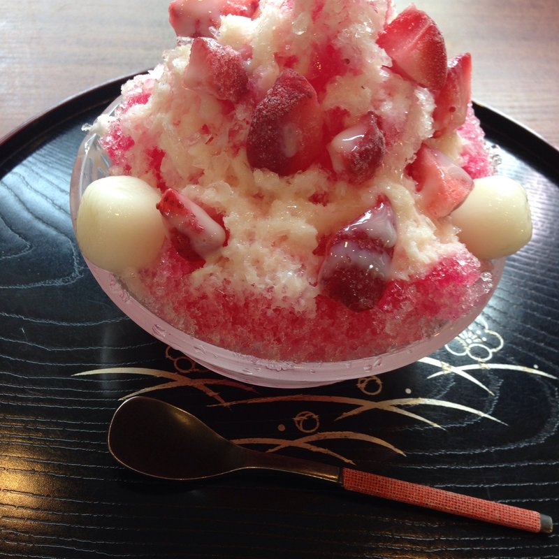 いちご白玉(平安茶寮)