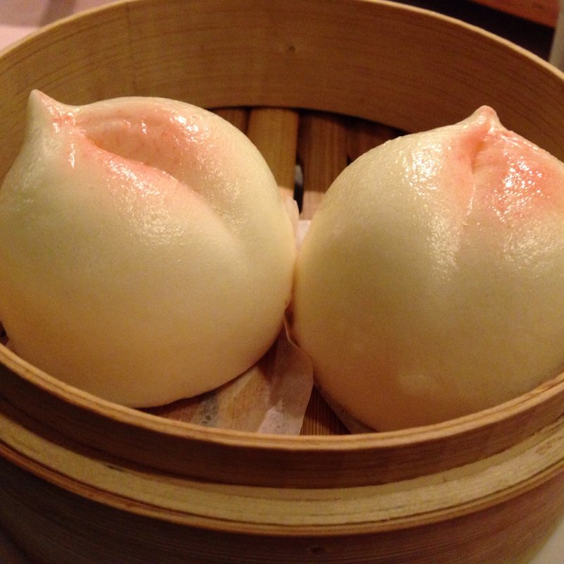 桃まん(福生的中華食堂５０(ﾌｨﾌﾃｨ))