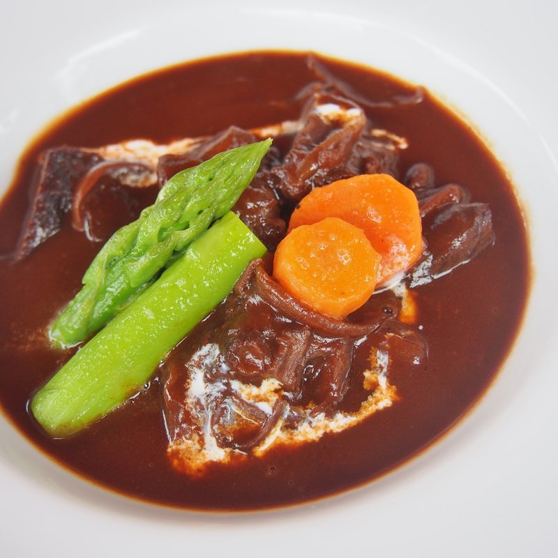 牛ほほ肉の赤ワイン煮込み(こまつや)