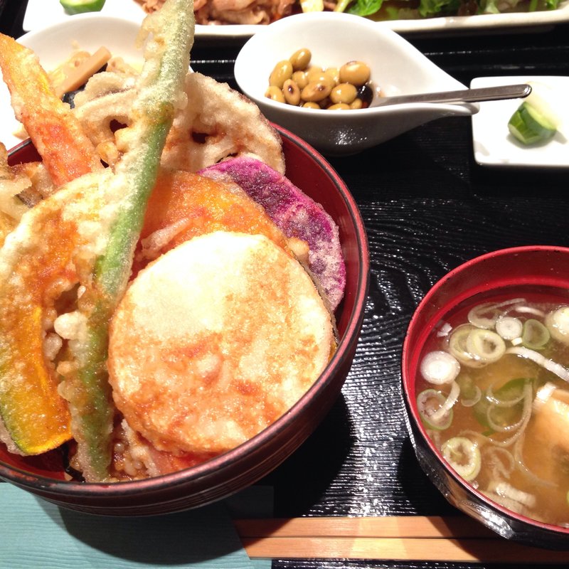  産直キノコと自然野菜の酵素玄米天丼(SUMI-BIO スミビオ)