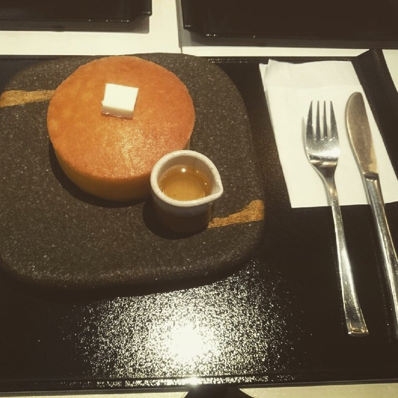 発酵バターパンケーキ(蜜柑蜂蜜を添えて)(雪ノ下 みのおキューズモール （ユキノシタ）)