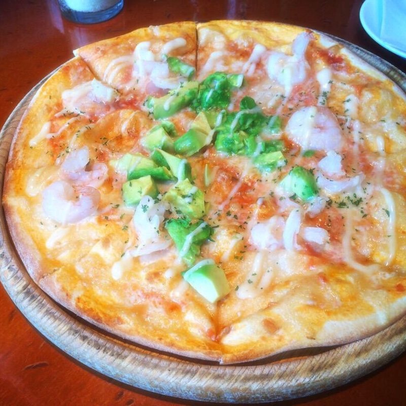 アボカドとエビのマヨピッツァ(ラ・パットーラ平塚海岸通り店 )