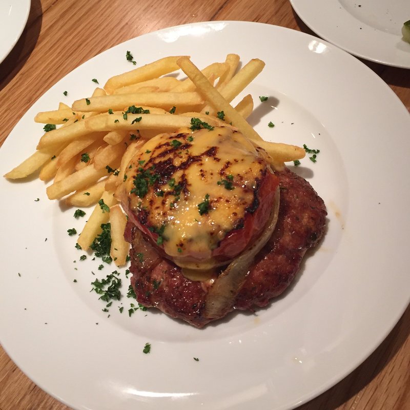 子羊のハンバーグ(フレンチ酒場 ボン マルシェ)