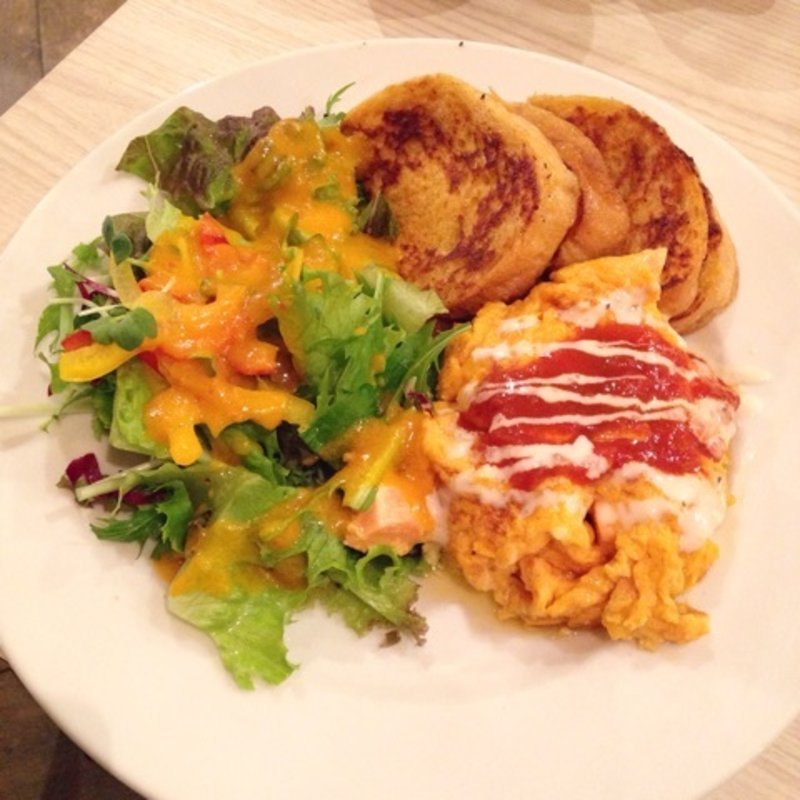 サーモンとアボカドのチーズオムレツ(ストファーズ （STFARZ）)