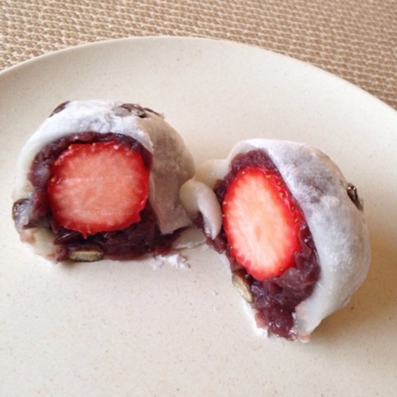 いちご豆大福(大角玉屋 本店)