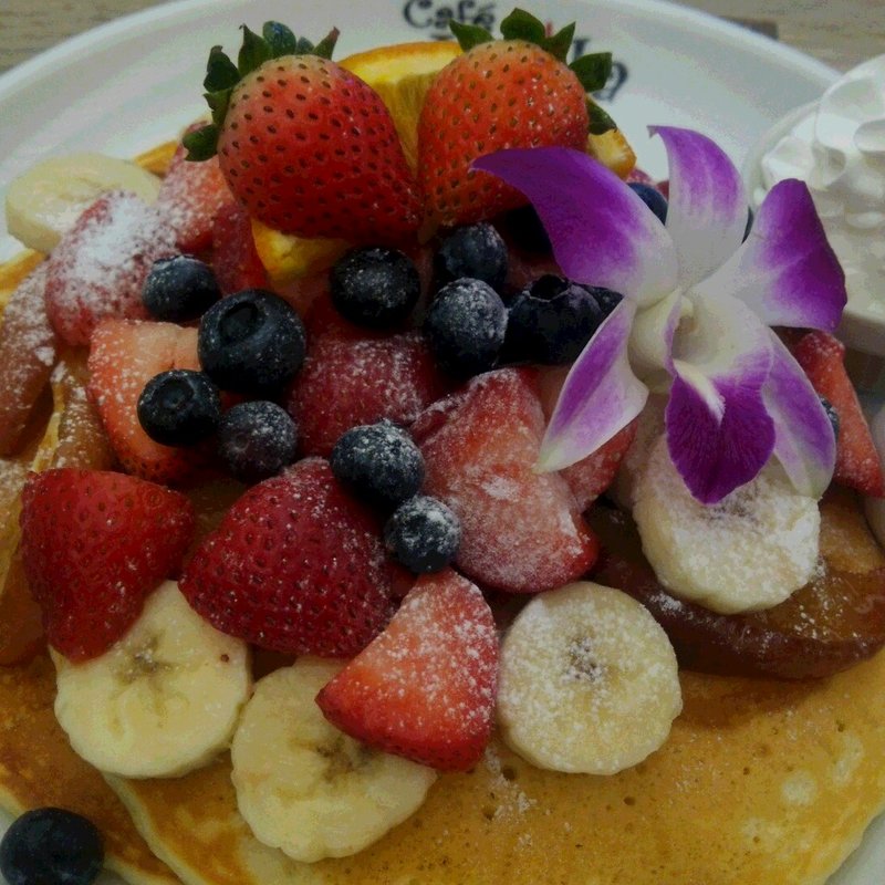 カイラ　オリジナルパンケーキ(トッピング全部のせ)(Cafe Kaila 表参道店 （カフェ・カイラ）)