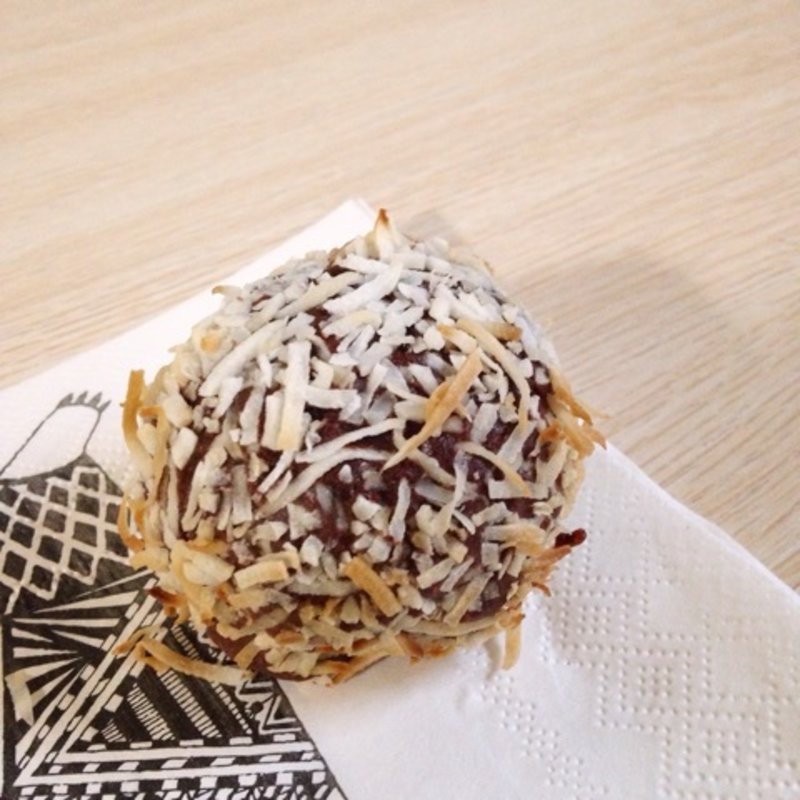 ココナッツまんじゅう(伊勢屋)