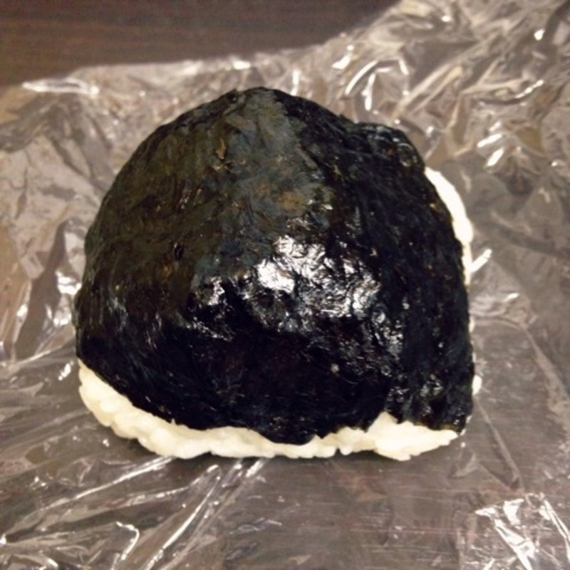 しゃけ おにぎり(伊勢屋)