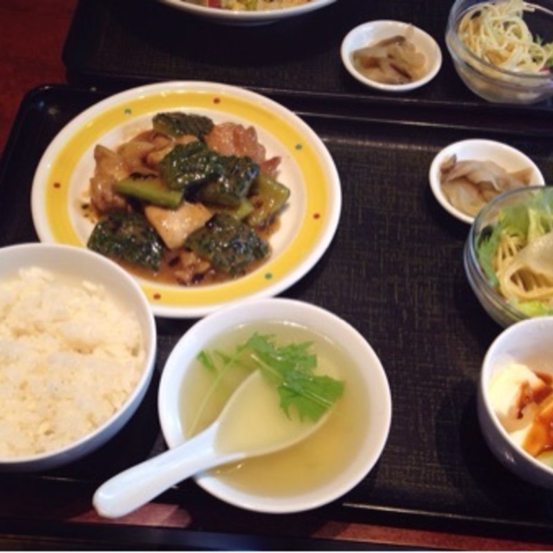 国産鶏とゴーヤの豆煮込み(中国家庭料理 ｍａｍａ)