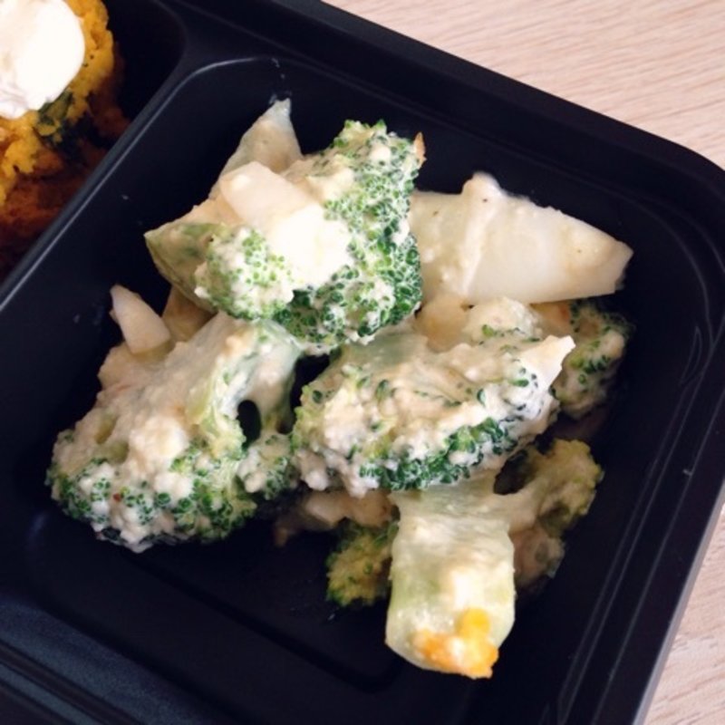 ブロッコリーのカレーカルボナーラ(ボン・マリアージュ)