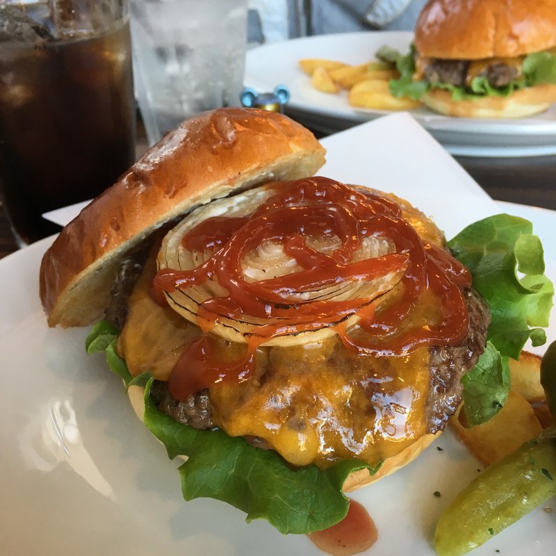 チーズバーガー(eat&drink each / each mart)