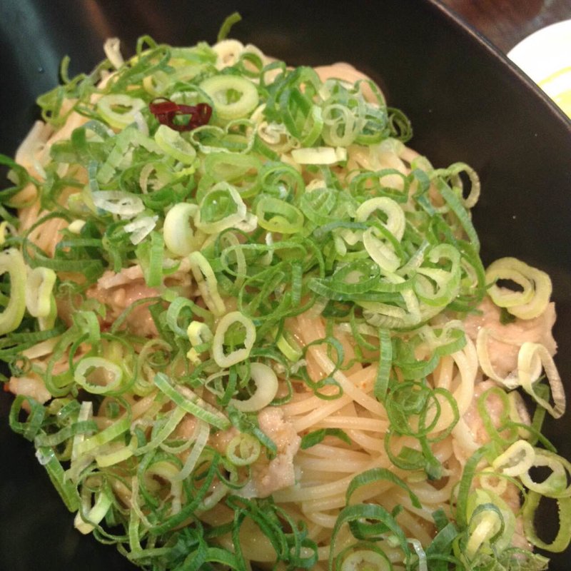 豚トロと京都産九条葱のペペロンチーノ　ネギまみれどすえ(Passeggiare)