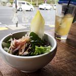 ランチセットのサラダとデトックスジュース(KOMAZAWA PARK CAFE)