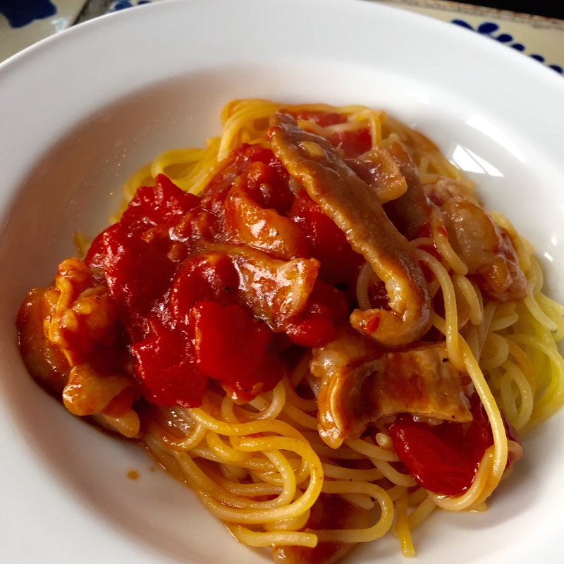 パルマ豚トロとトマトのパスタ(アンドピープル ジンナン)