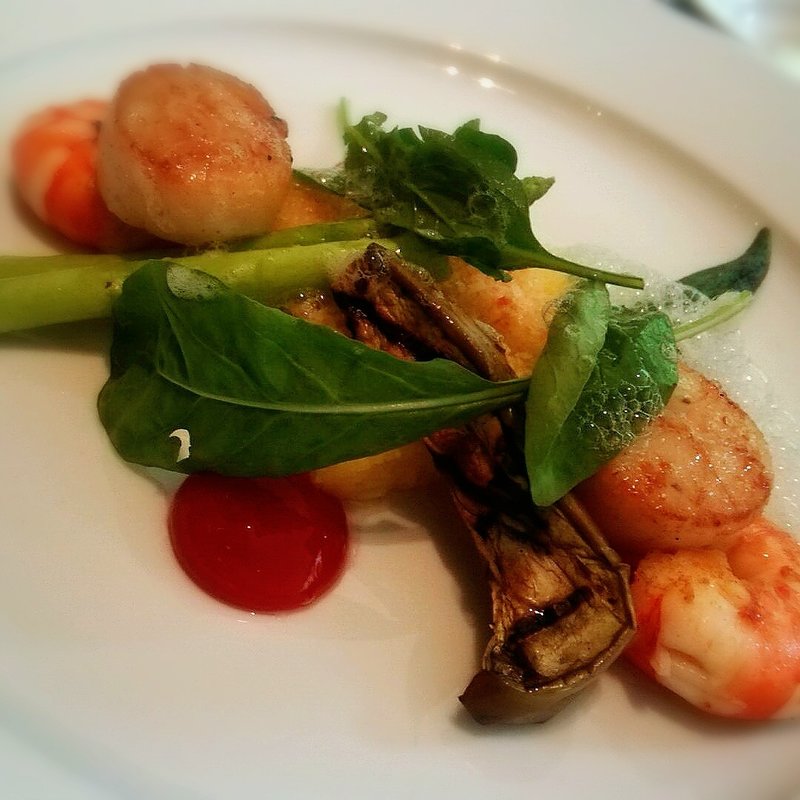 Lunch Set Menu北海道産帆立とエビのソテー(THE GRILL)